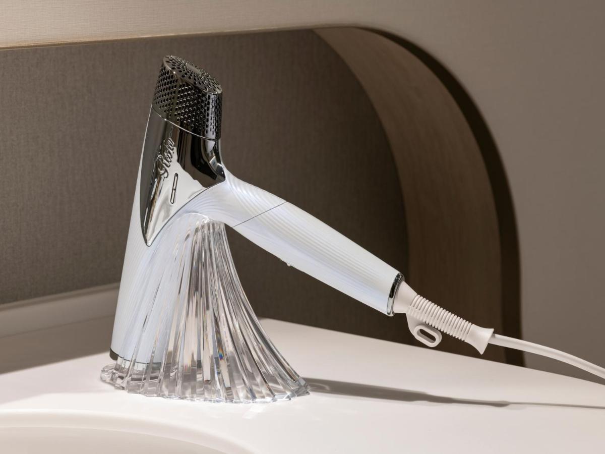 Mitsui Garden Hotel Yokohama Minatomirai Premier Εξωτερικό φωτογραφία A hair dryer