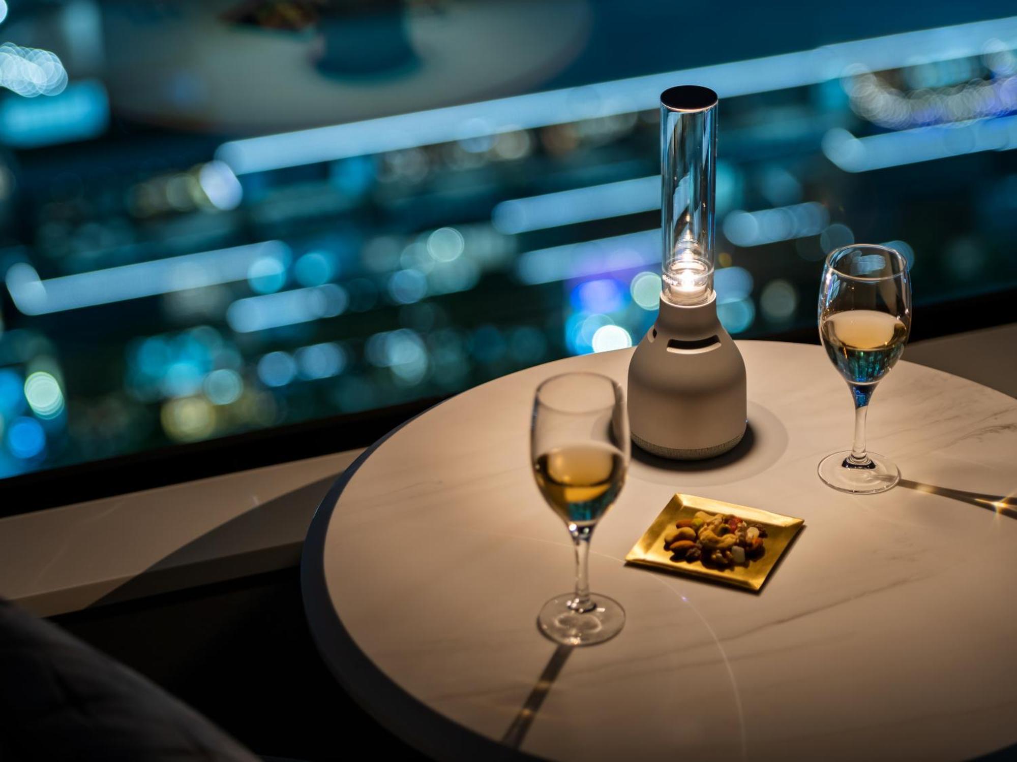 Mitsui Garden Hotel Yokohama Minatomirai Premier Εξωτερικό φωτογραφία The bar at the 101 Sky Lounge